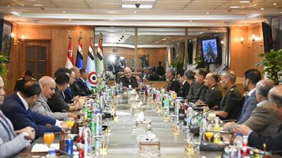 رئيس أركان حرب القوات المسلحة يناقش مع محافظ الشرقية الموقف التنفيذي لمشروعات حياة كريمة