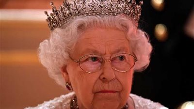 بعد مرض إليزابيث.. حالة من الذعر في قصر باكنجهام خوفًا من وفاة الملكة