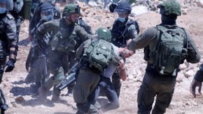 إصابة عشرات الفلسطينيين خلال قمع القوات الإسرائيلية لمسيرة ضد الاستيطان