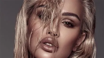 بإطلالة جريئة.. مايا دياب تخطف الأنظار بملابس مثيرة