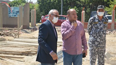 محافظ القليوبية يشهد إزالة 4 حالات مخالفة ببنها