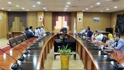 تفاصيل اجتماع لمناقشة التحديات والمعوقات التي تواجه مستشفى الباطنة جامعة المنصورة