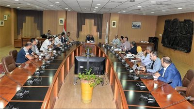 رئيس جامعة المنصورة يجتمع لمتابعة عمليات إنشاء مبنى الأورام الجديد 