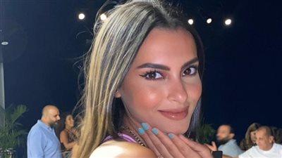 بإطلالة مميزة.. كارمن سليمان تغازل جمهورها ومحبيها