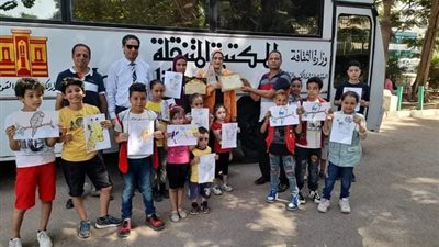 دار الكتب والوثائق تشارك في فعاليات المكتبة المتنقلة وتكرم المتميزين 