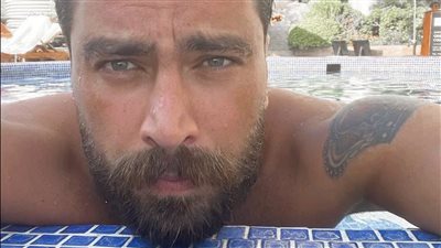 بهذه الطريقة.. معتصم النهار يودع فصل الصيف