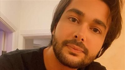 بعد قرار حبسه.. تفاصيل عن حياة محمود المهدي طليق منة عرفة