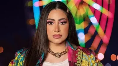 بوسي وزوجها يعلقان على شائعة انفصالهما.. ووفاة والدها 