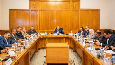 وزير الري يوجه بالاستمرار في متابعة حملات الإزالات الموسعة بالمحافظات