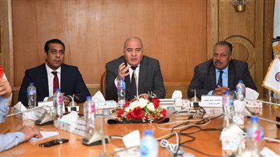 محافظ قنا: حريصون على المشاركه في المبادرة الوطنية للمشروعات الخضراء والذكية