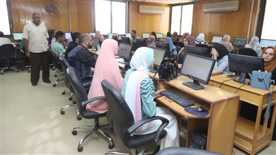 مركز التحول الرقمي بجنوب الوادي يجري اختبارات لـ 112 باحثا