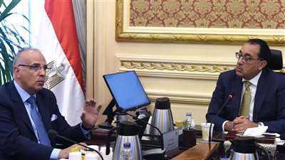 مصطفى مدبولي يتابع مع وزير الري تطوير إدارة المياه 