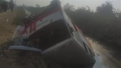 إصابة 25 شخصًا إثر حادث تصادم أتوبيس بسيارة نقل بطريق الغردقة رأس غارب 