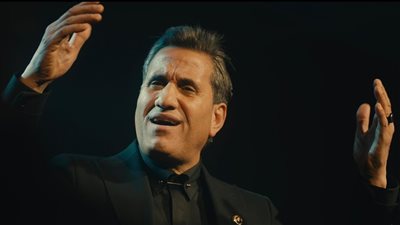 نجل أحمد شيبة يتسبب في ضحك هيستيري لـ 