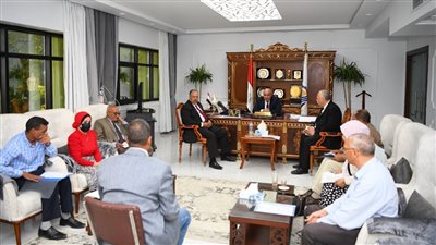 محافظ قنا يترأس اللجنة الدائمة لاختيار القيادات لمنصب مدير الإدارة العامة للشباب