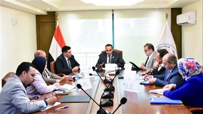 تفاصيل اجتماع رئيس الرعاية الصحية لمتابعة تطورات العمل بمشروع إنشاء وحدة اليقظة الدوائية بالهيئة وفروعها