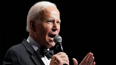 بايدن يحث بوتين على عدم استخدام الأسلحة النووية التكتيكية