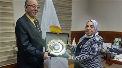 تكريم نقيب صيادلة المنوفية على إسهاماته النقابية والمهنية