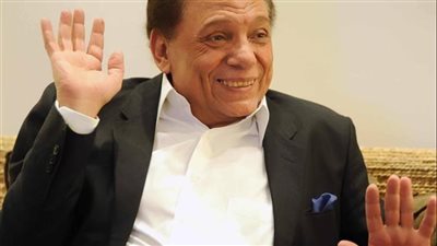 الشاعر إبراهيم داوود: عادل إمام يختار من يجالسهم.. ويحكي لنا ذكرياته بدقة