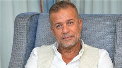 برفقة بناته.. شريف منير في أحدث ظهور له 