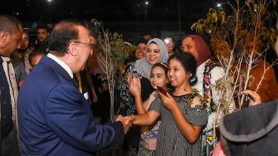 محافظ الإسكندرية يفتتح معرض 