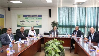 وزير الري يبحث إعداد دليل إرشادي لأعمال تأهيل الترع