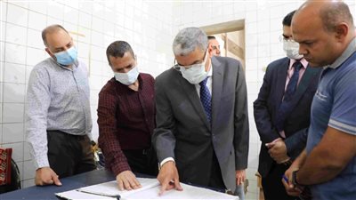 محافظ المنيا يتابع إجراءات صرف ألبان الأطفال بمستشفى مصر الحرة