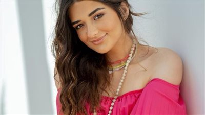 ملك أحمد زاهر تخطف الأنظار في أحدث ظهور لها