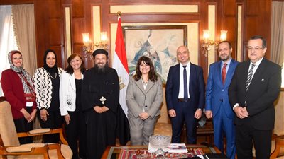 وزيرة الهجرة تبحث مع أسقفية الخدمات العامة سبل التعاون المشترك