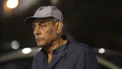 شاهد.. أحمد بدير في عزاء زوجة خالد زكي 