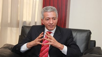 أمين عام الغرف التجارية يعلن أخبارًا سارة بشأن انتهاء أزمة ارتفاع الأسعار