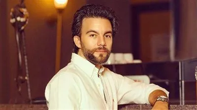 برسالة رومانسية.. شريف رمزي يحتفل بعيد ميلاد زوجته