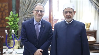 شيخ الأزهر يدعو إلى إطلاق إستراتيجية تعليم عربية لمواجهة الانحرافات الأخلاقية