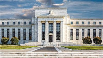 لماذا يرفع الفيدرالي الأمريكي سعر الفائدة 