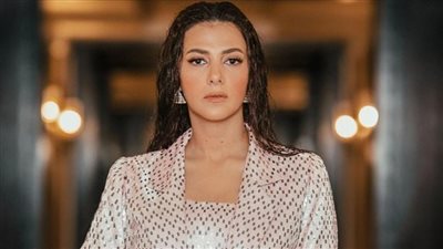 في ظهور نادر لهما.. دنيا سمير غانم تنشر صورة مع نجوم الفن