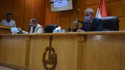 محافظ القليوبية يترأس اجتماع مجلس إدارة المناطق الصناعية