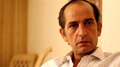 (صور).. إلهام شاهين ونهال عنبر يشاركان فى تشييع جنازة الراحل هشام سليم