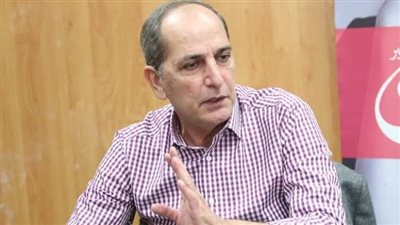 أحمد السقا ومدحت صالح ووفاء عامر.. نجوم الفن فى جنازة الراحل هشام سليم (صور)