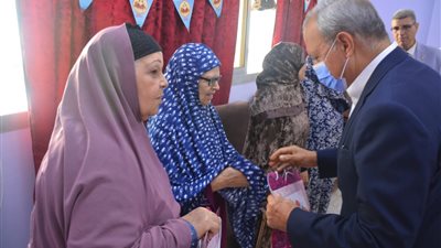 محافظ القليوبية يتفقد القافلة الطبية المجانية لنزلاء دار المسنين بمدينة بنها