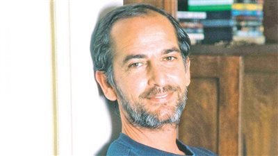 انهيار ابن هشام سليم أثناء تشيع جثمان والده