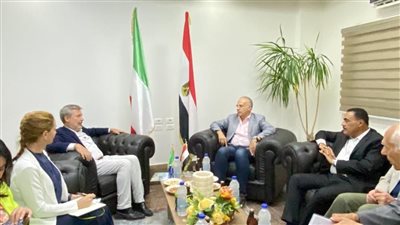على هامش زيارته لواحة سيوة.. وزير الري يلتقى السفير الإيطالي 