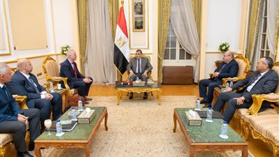 وزير الدولة للإنتاج الحربي يستقبل رئيس مجلس إدارة 