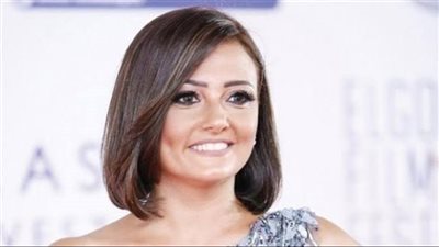 تم تضليلي وإحراجي إعلاميا.. بشرى تعلق على ارتدائها فساتين مسروقة الأفكار