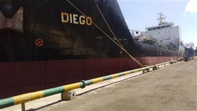 بحمولة 6100 طن صودا ك أو ية.. ميناء غرب بورسعيد يستقبل السفينة DIEGO 