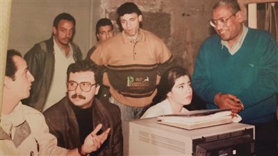 عمرو الليثي يكشف عن صور نادرة لهشام سليم في كواليس فوازير 