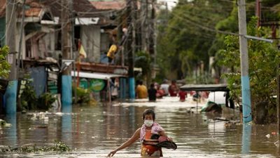 مقتل 5 مسعفين في إعصار 