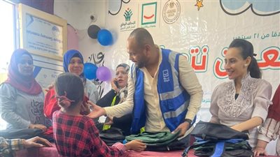 توزيع 305 شنط وأدوات مدرسية ضمن مبادرة حياة كريمة في نجع حمادي