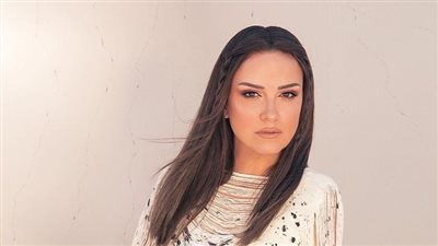 بإطلالة هادئة.. ريهام عبد الغفور تشارك متابعيها سيلفي مع حنان مطاوع