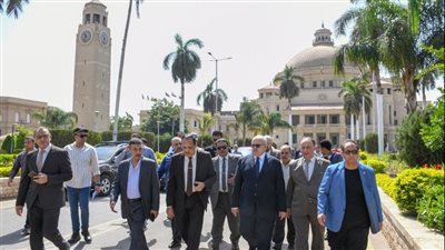 الخشت يتفقد الحرم الجامعي وكليات جامعة القاهرة 