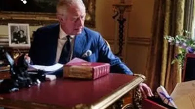 بريطانيا تستعد لإصدار أوراق نقدية وعملات وطوابع جديدة للملك الجديد